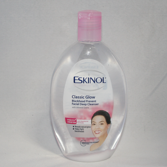 Eskinol Natural Classic Glow Facial Cleanser with Grain